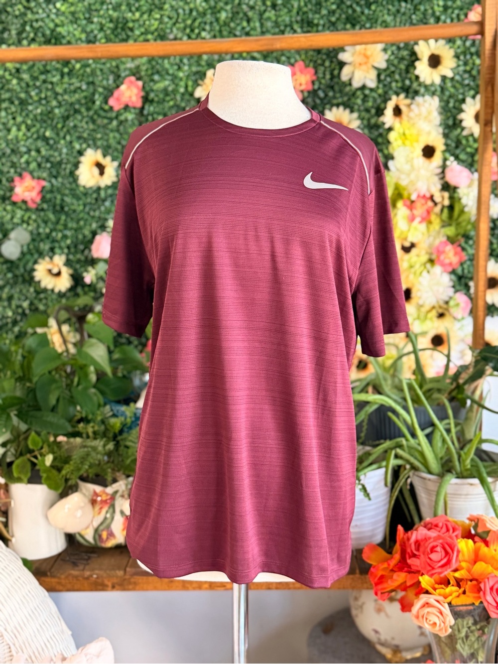 Nike Men's Short Sleeve Tee Maroon with White Swoosh